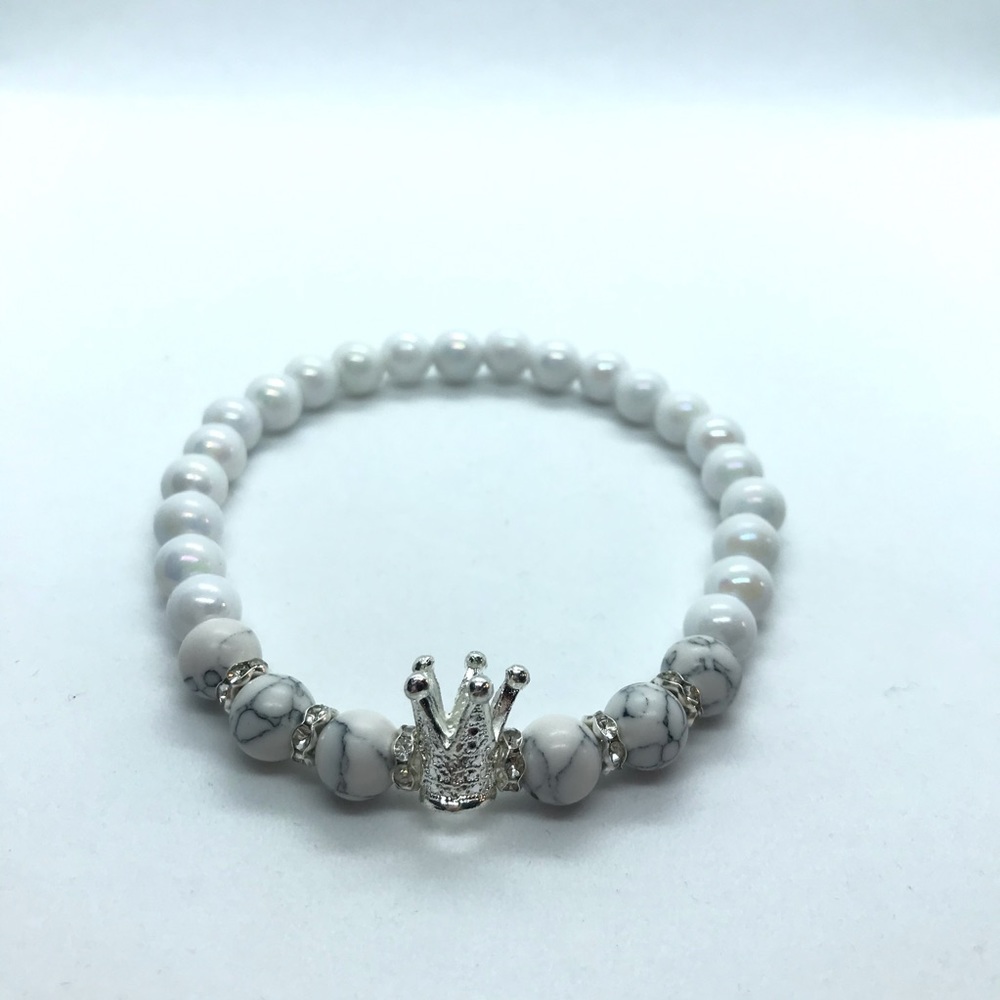 King Crown Bracelet. (White & Howlite Stone)